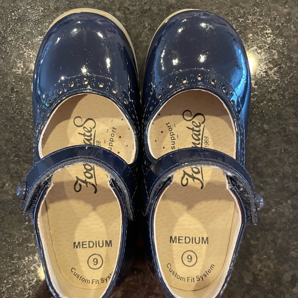 Footmates Emma (Patent Leather), size 9